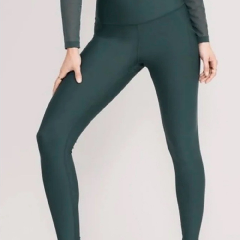 OLD NAVY Extra-High Waisted PowerSoft  7/8 Back Pocket Leggings